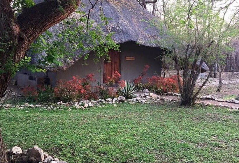 Отель Chinaka Game Lodge