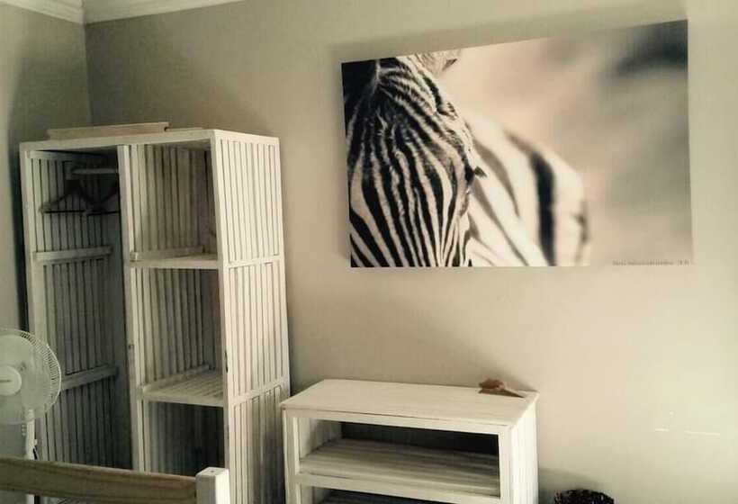 בית מלון כפרי Chinaka Game Lodge