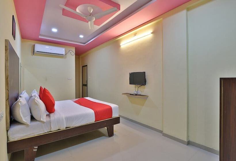 호텔 D K Guest House By Oyo Rooms