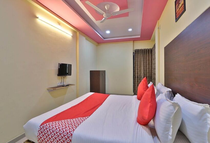 호텔 D K Guest House By Oyo Rooms