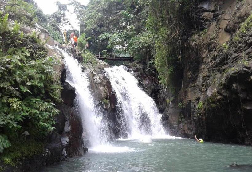 בית מלון כפרי D Kailash Retreat