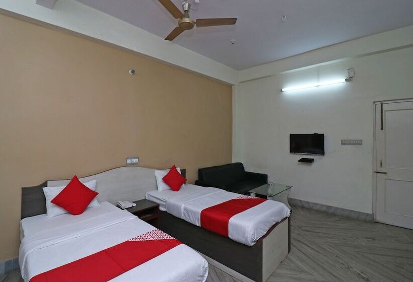 호텔 Debarshi By Oyo Rooms