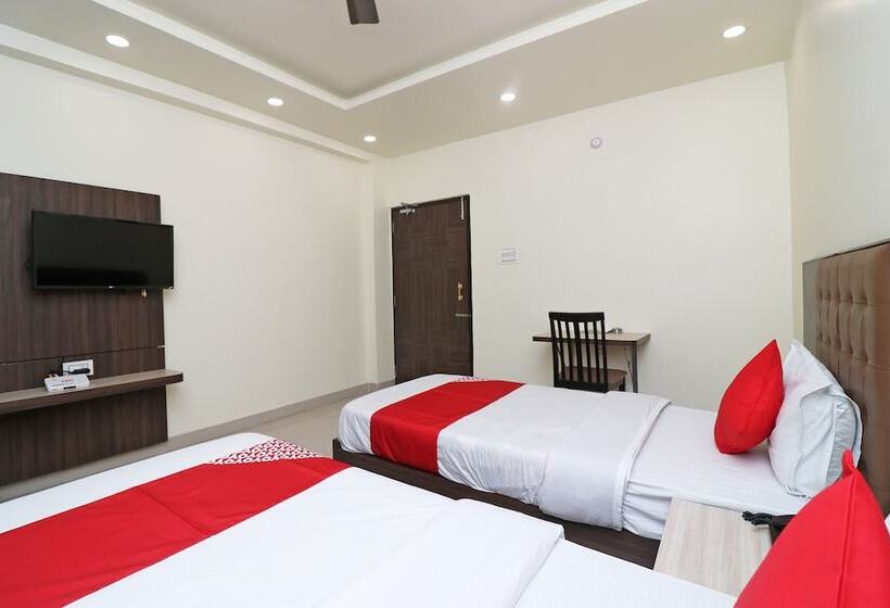 호텔 Debarshi By Oyo Rooms