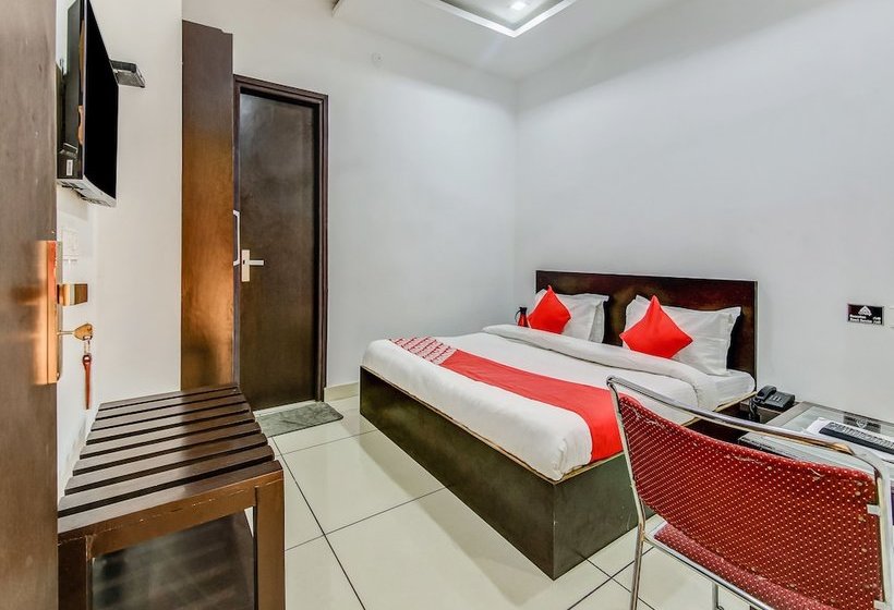 酒店 Deep By Oyo Rooms