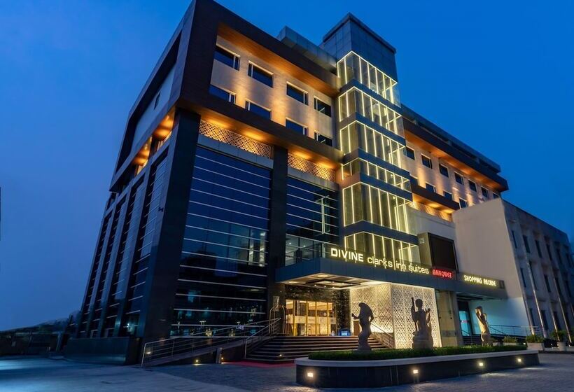 酒店 Divine Clarks Inn Suites