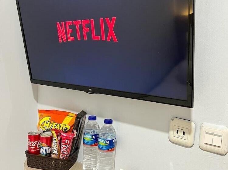 Hotel Front One Cabin Sunter