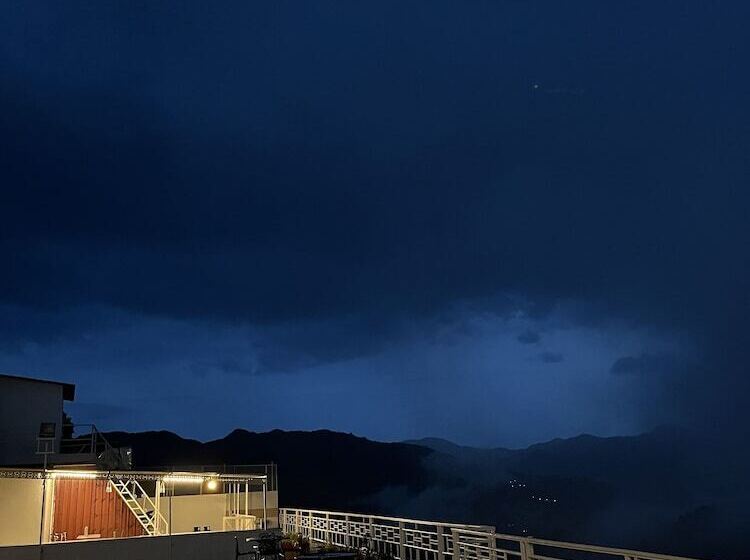 Отель Gautam Residency Chamba