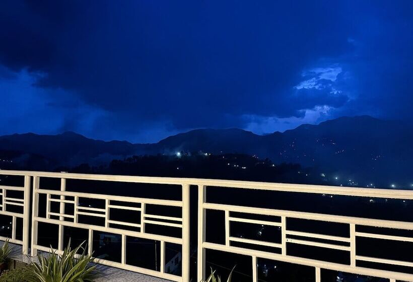 Отель Gautam Residency Chamba