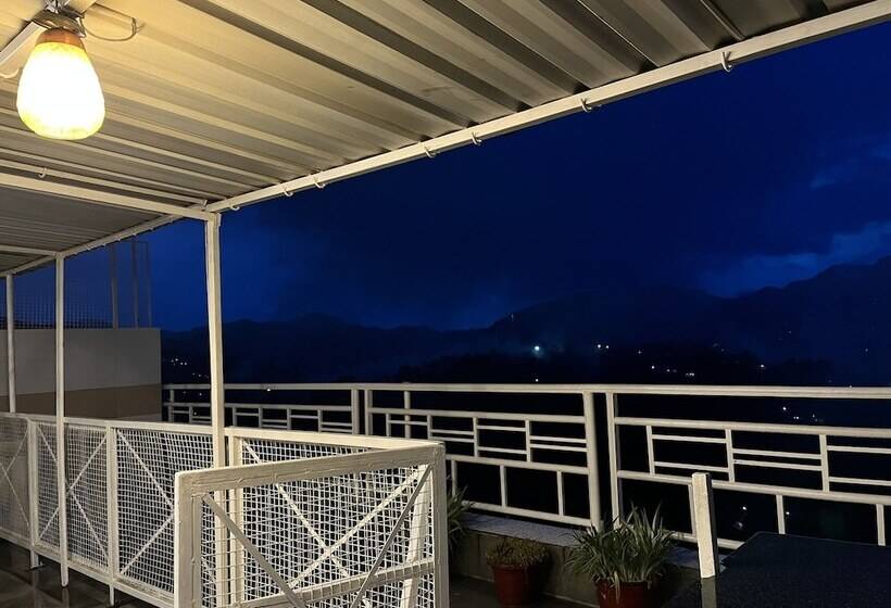 Отель Gautam Residency Chamba