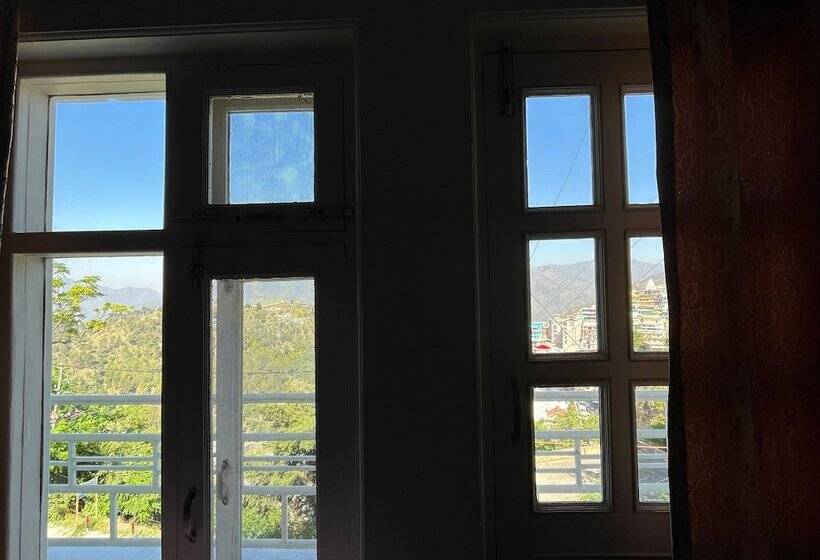 Отель Gautam Residency Chamba