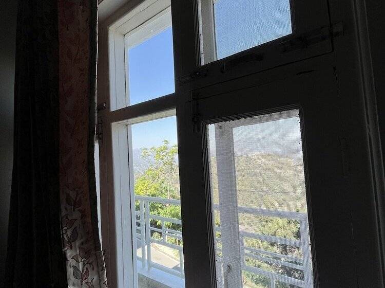 Отель Gautam Residency Chamba