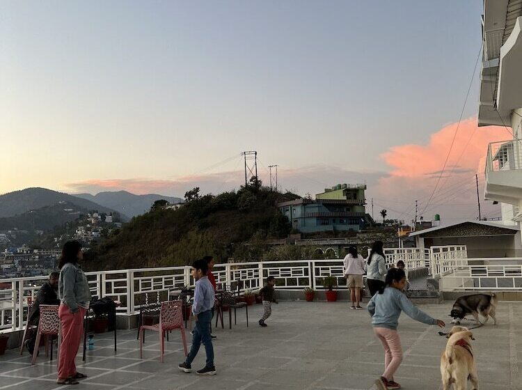 Отель Gautam Residency Chamba