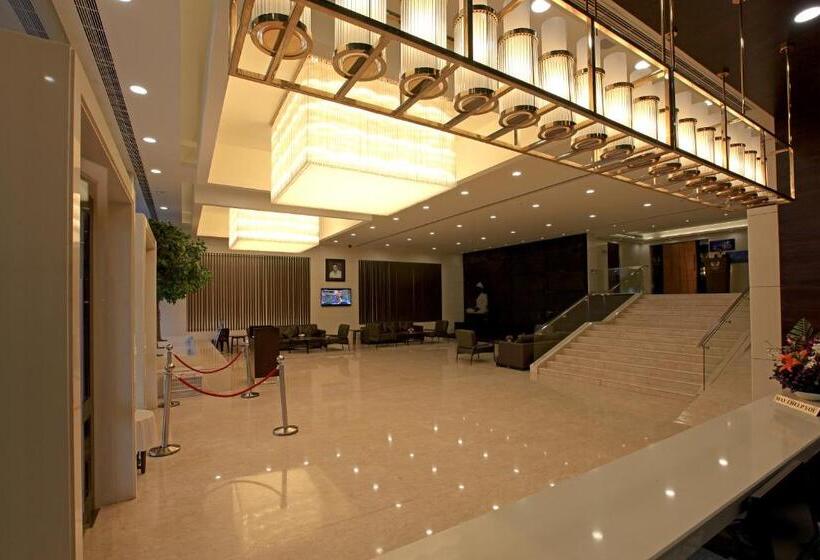 酒店 Goutham Grand