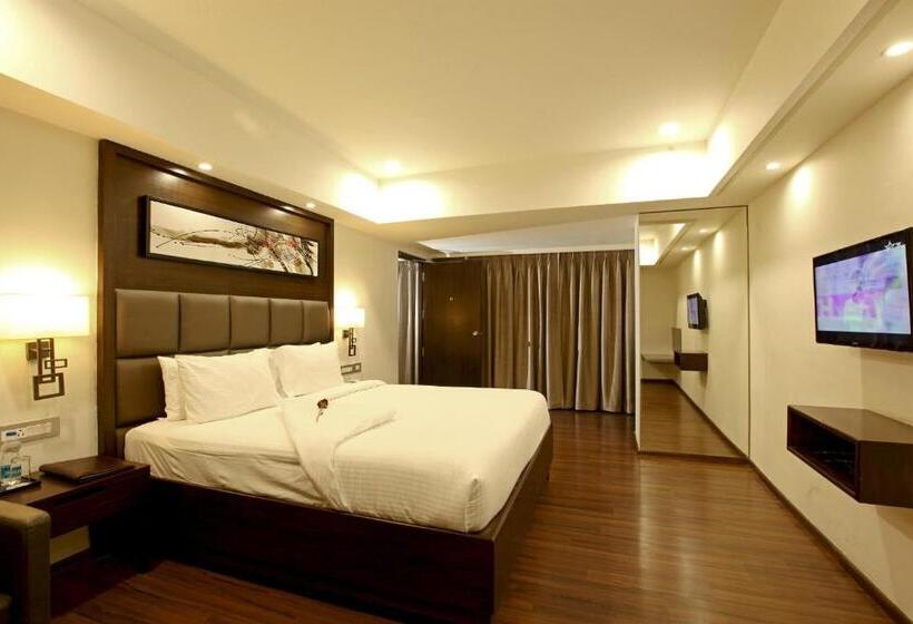 酒店 Goutham Grand