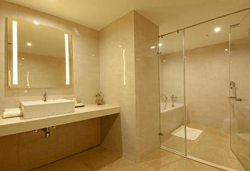 호텔 Goutham Grand