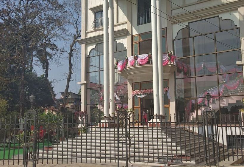 酒店 Greater Kailash The Palace By Oyo Rooms