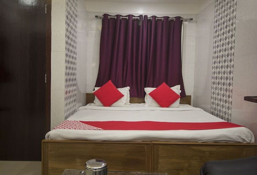 酒店 Greater Kailash The Palace By Oyo Rooms