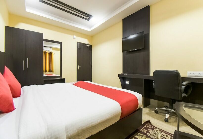 ホテル Holiday International By Oyo Rooms