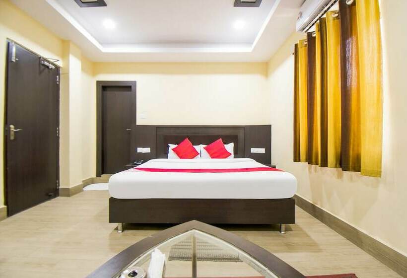 ホテル Holiday International By Oyo Rooms