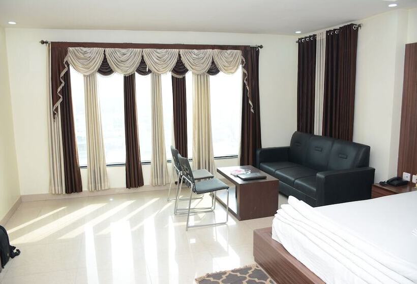 ホテル Kdm Palace