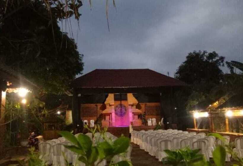 בית מלון כפרי Majapahit Homestay By Bhagaskara