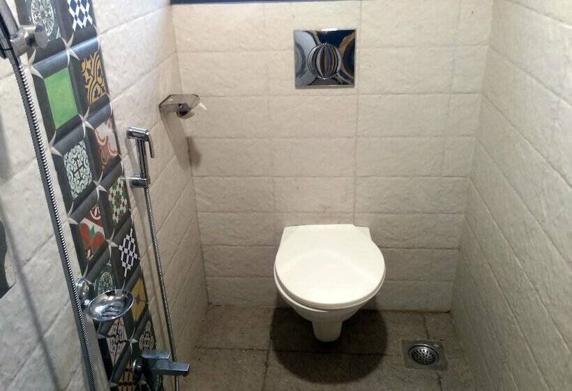 فندق Maval Grand