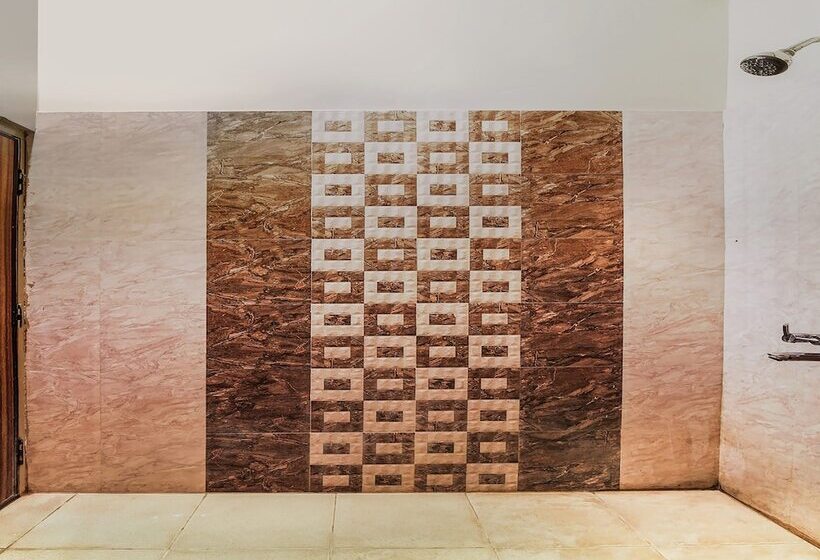 בית מלון כפרי Mmr Tower By Oyo Rooms