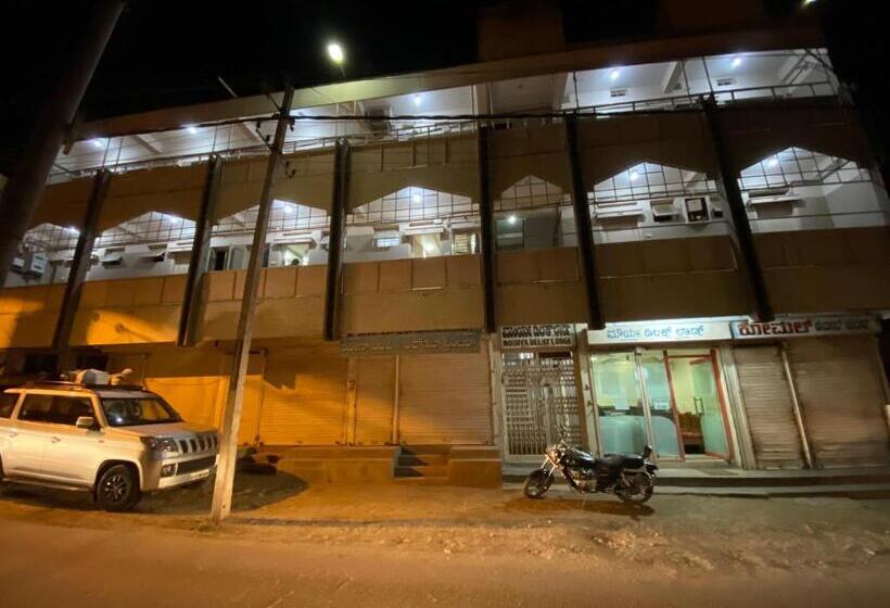 בית מלון כפרי Mourya Deluxe A/c Lodge