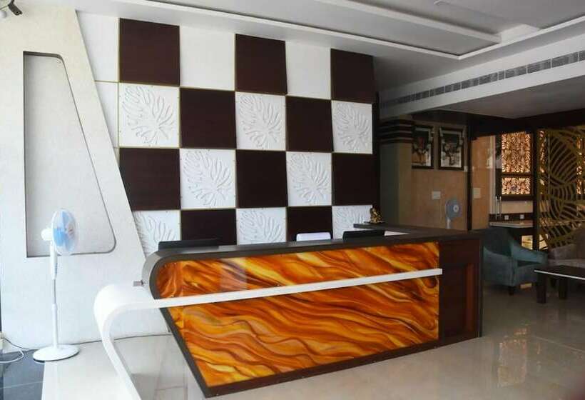 Отель Nand Residency