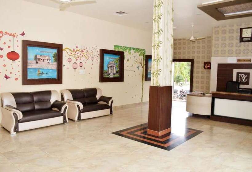 Отель Nand Residency