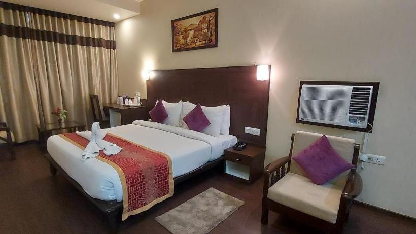 בית מלון כפרי Park View Clarks Inn Arrah