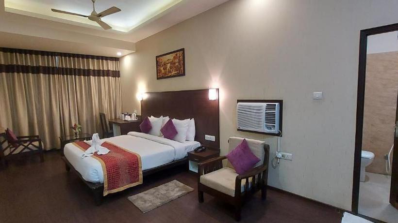 בית מלון כפרי Park View Clarks Inn Arrah