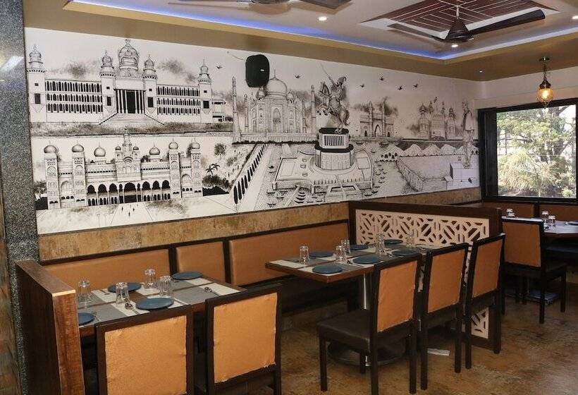 호텔 Pooja Residency