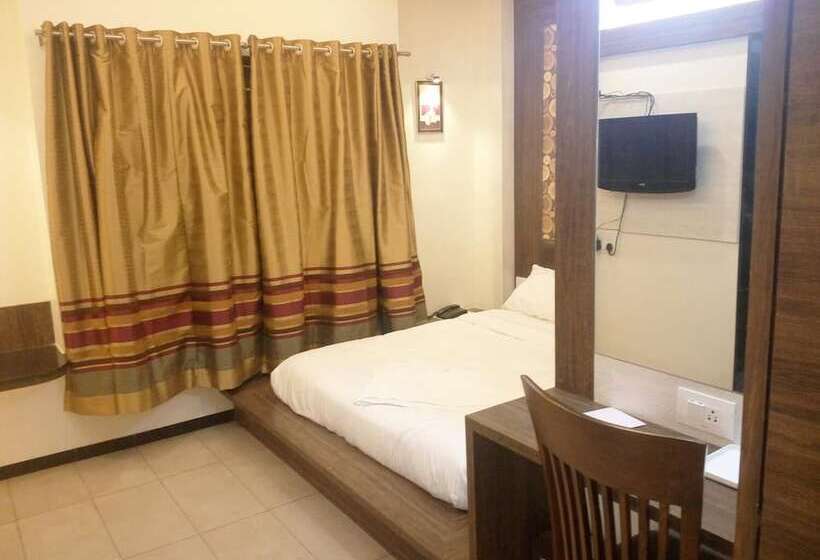 فندق Pushpak Park