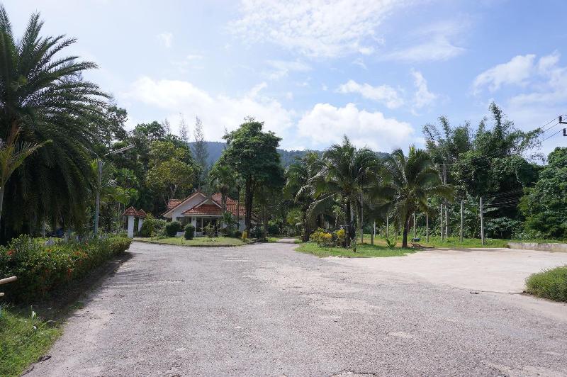 בית מלון כפרי Ranong Resort & Laguna