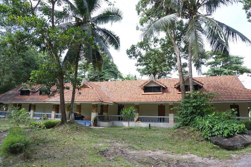 בית מלון כפרי Ranong Resort & Laguna