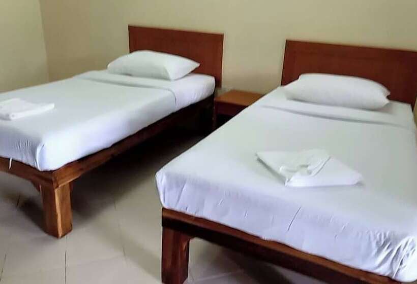 בית מלון כפרי Ranong Resort & Laguna