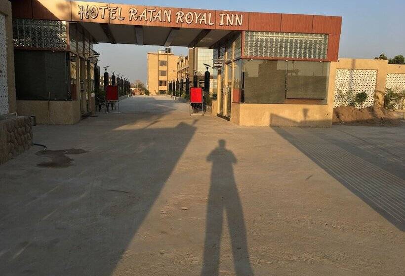 בית מלון כפרי Ratan Royal Inn