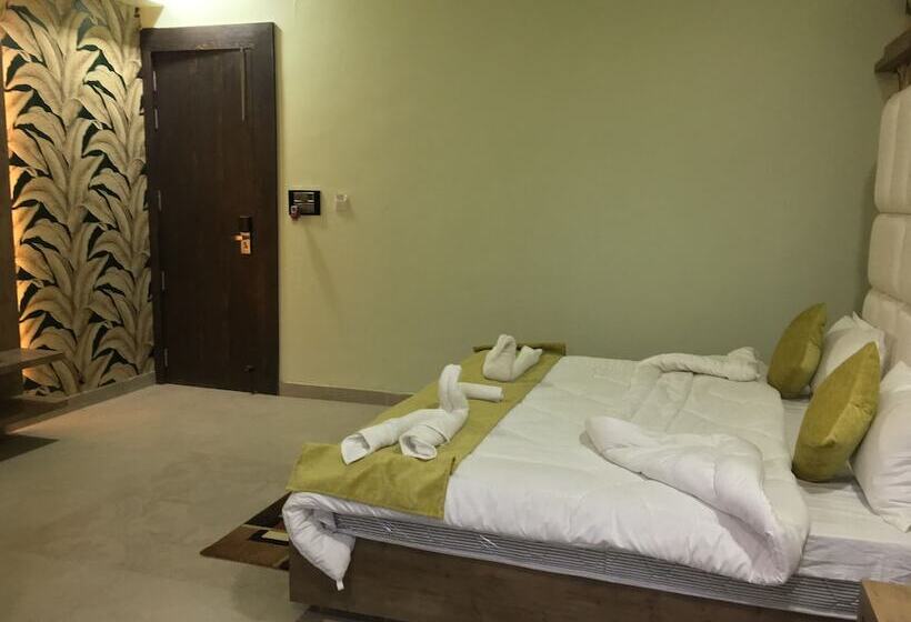 בית מלון כפרי Ratan Royal Inn