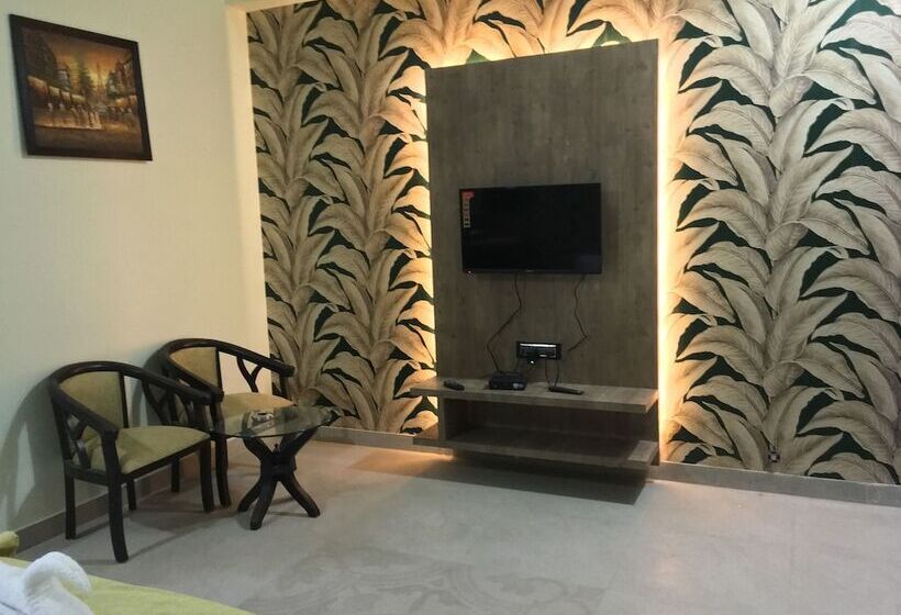 בית מלון כפרי Ratan Royal Inn