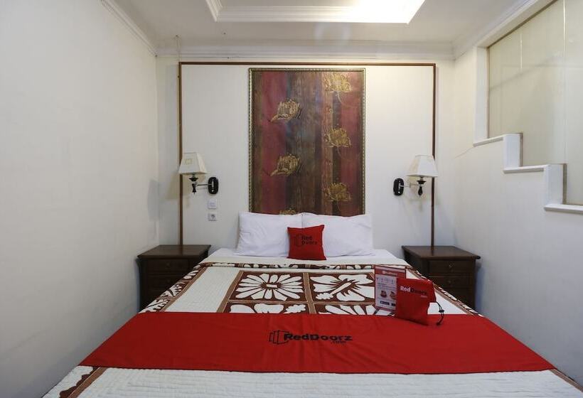 هتل Urbanview De Dharmawangsa Suite