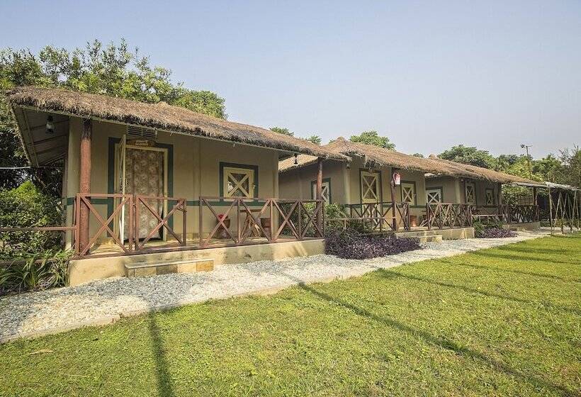 ホテル Resort Gorumara Nest By Oyo Rooms