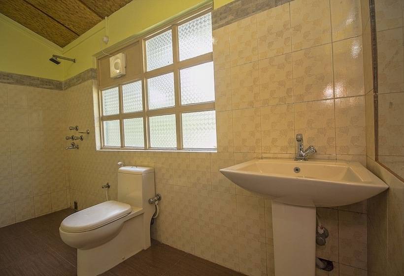 ホテル Resort Gorumara Nest By Oyo Rooms