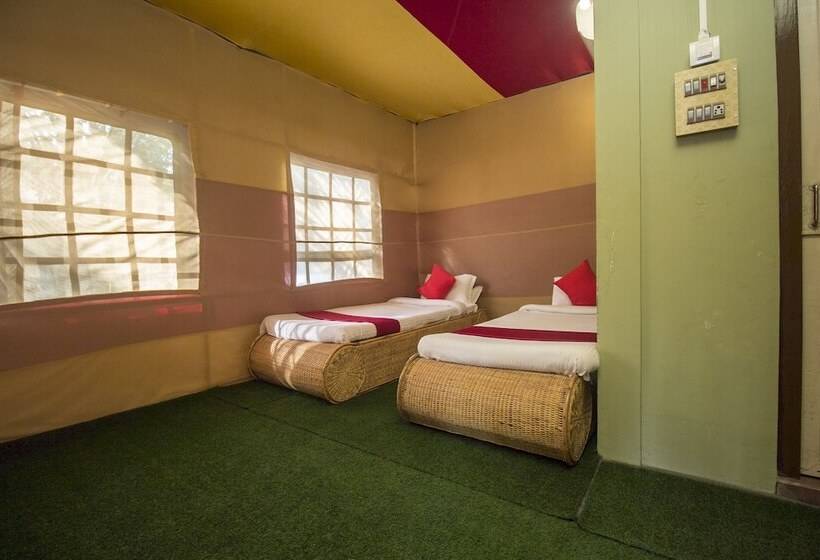 Отель Resort Gorumara Nest By Oyo Rooms