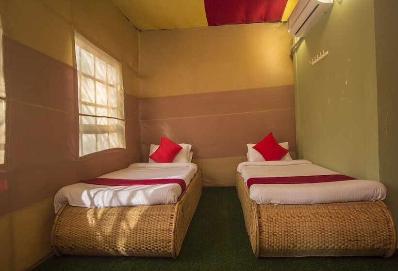 ホテル Resort Gorumara Nest By Oyo Rooms