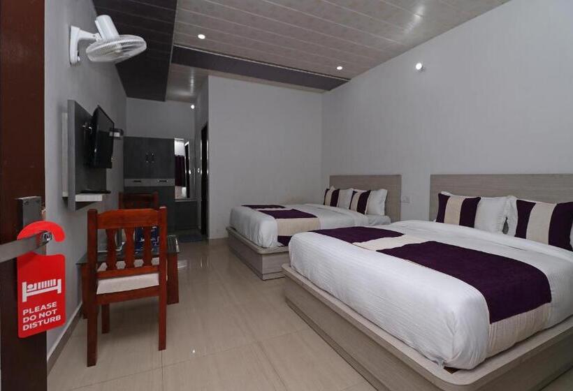 בית מלון כפרי Rock Resort