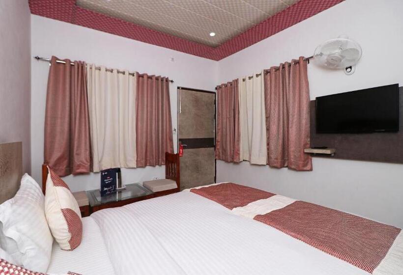 בית מלון כפרי Rock Resort