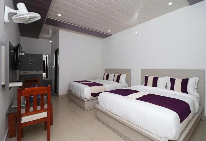 בית מלון כפרי Rock Resort