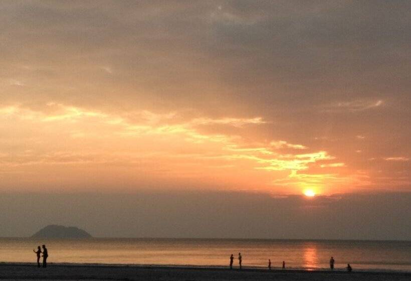 בית מלון כפרי Sangthong Andaman Resort