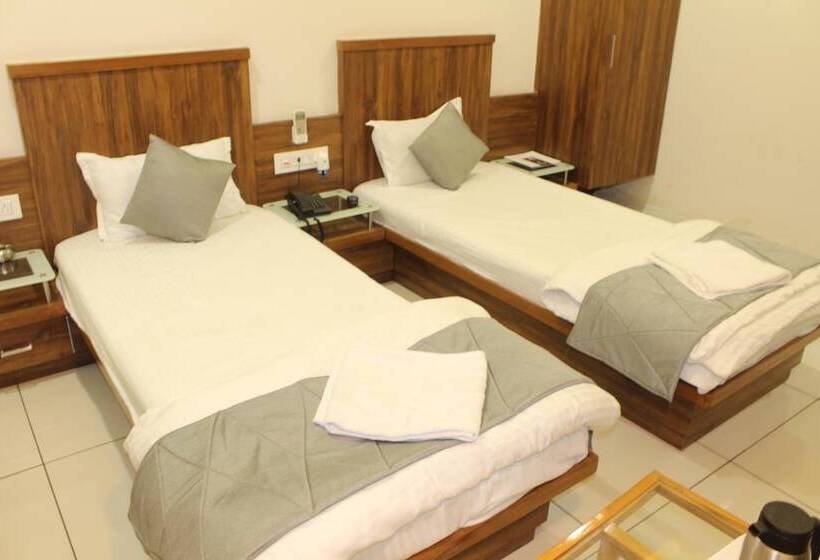 בית מלון כפרי Satkar Chhatral